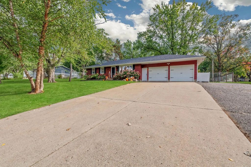 2550 140th Avenue Nw, Andover