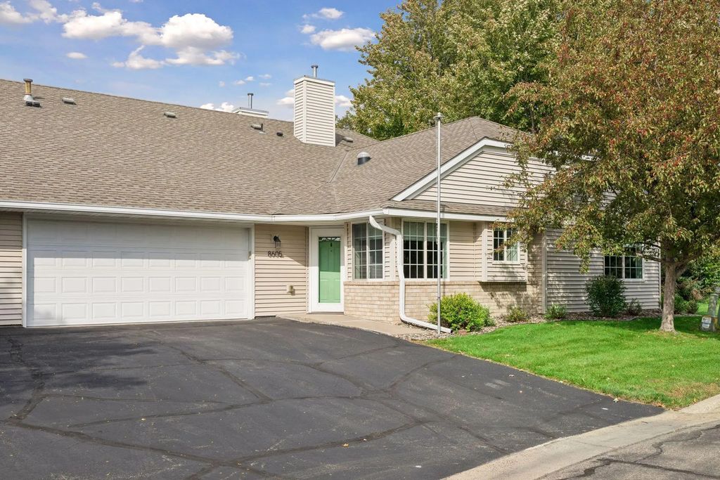 8605 Oxford Lane, Brooklyn Park