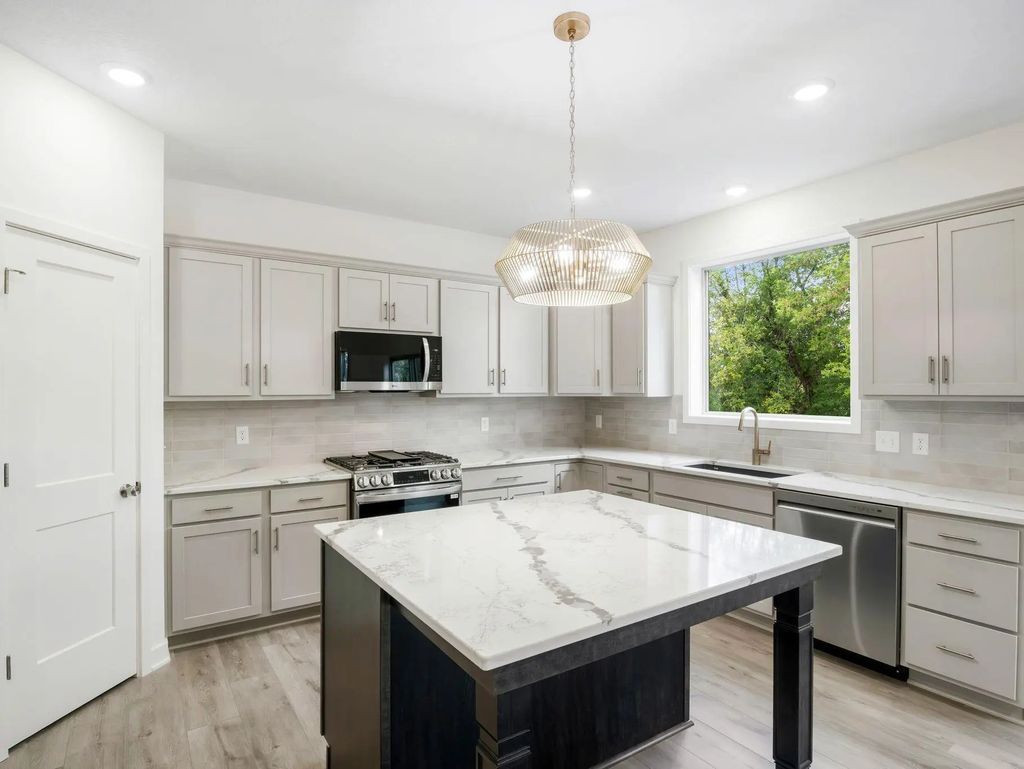 1320 136th Circle E, Rosemount