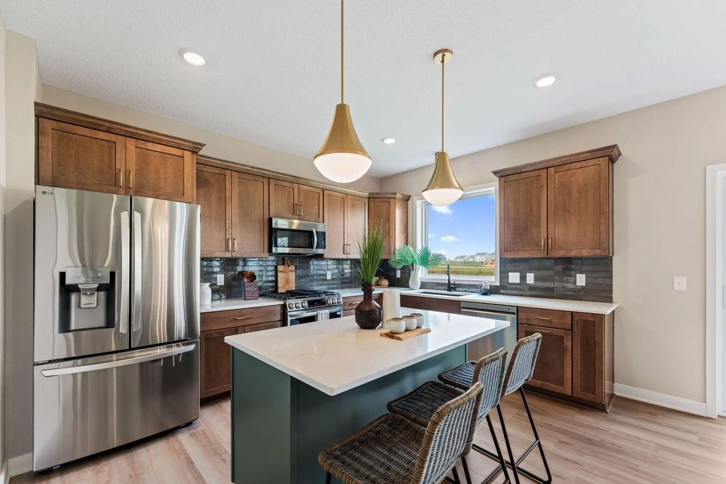 15029 Ardmullivan Lane, Rosemount