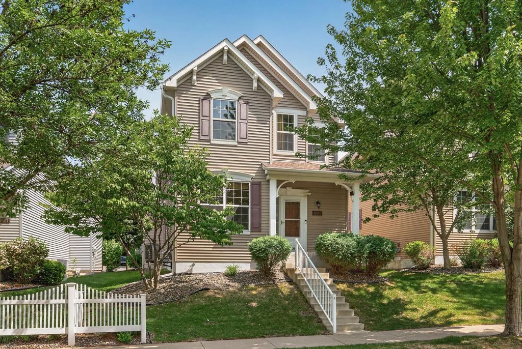 10013 Iris Lane, Eden Prairie