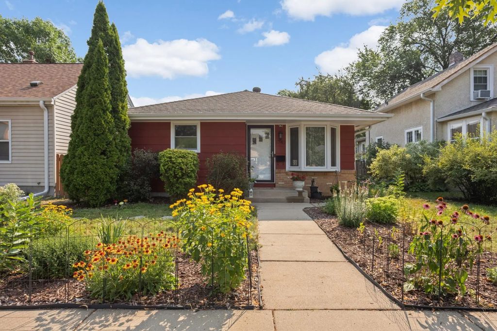 3740 Perry Avenue N, Robbinsdale