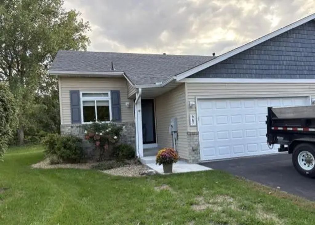 667 35th Street W, Hastings