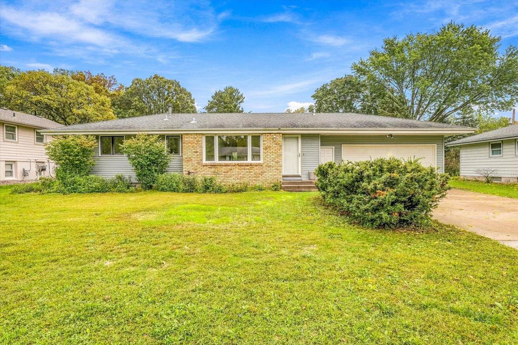 5230 Oconnell Drive, Mounds View