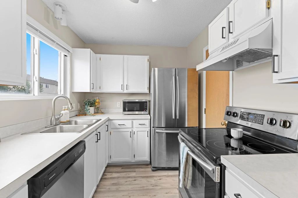 13092 Murdock Terrace, Eden Prairie