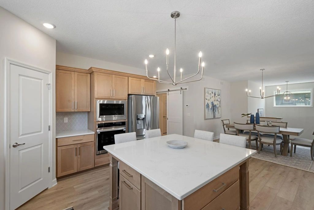 17755 Ellsworth Drive, Lakeville