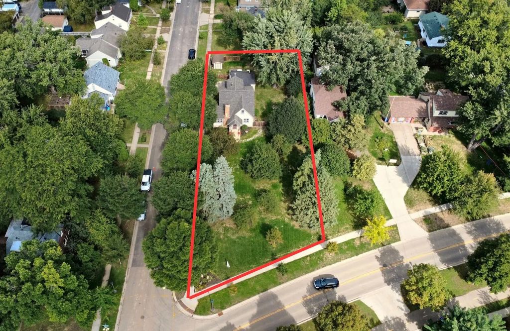 705 Wheelock Parkway W, Saint Paul