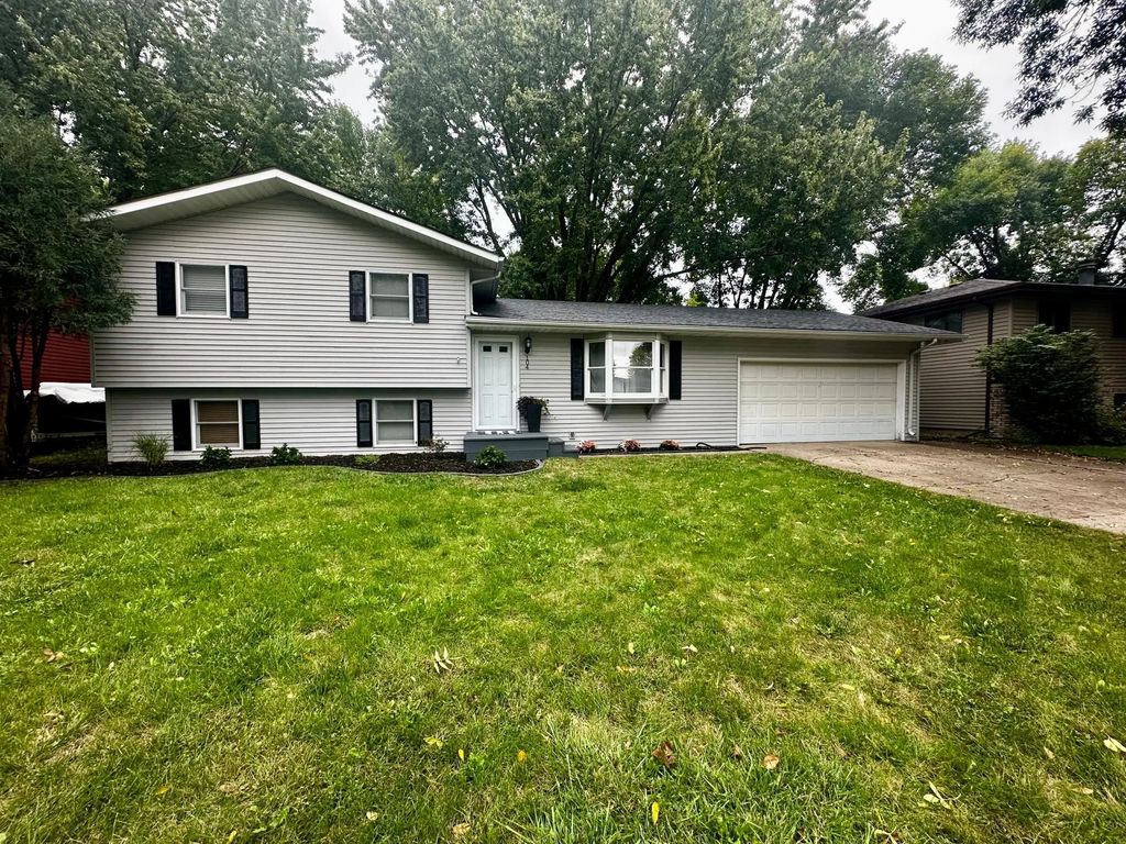 104 W Thomas Avenue, Marshall