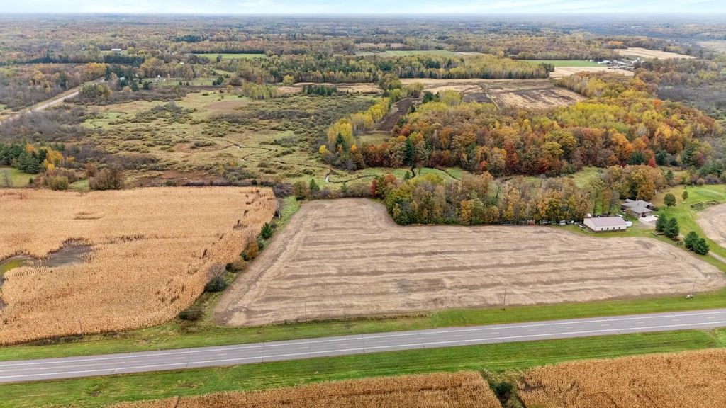 Henriette Road, Pine City