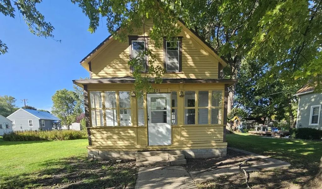 225 Union Street, Tracy