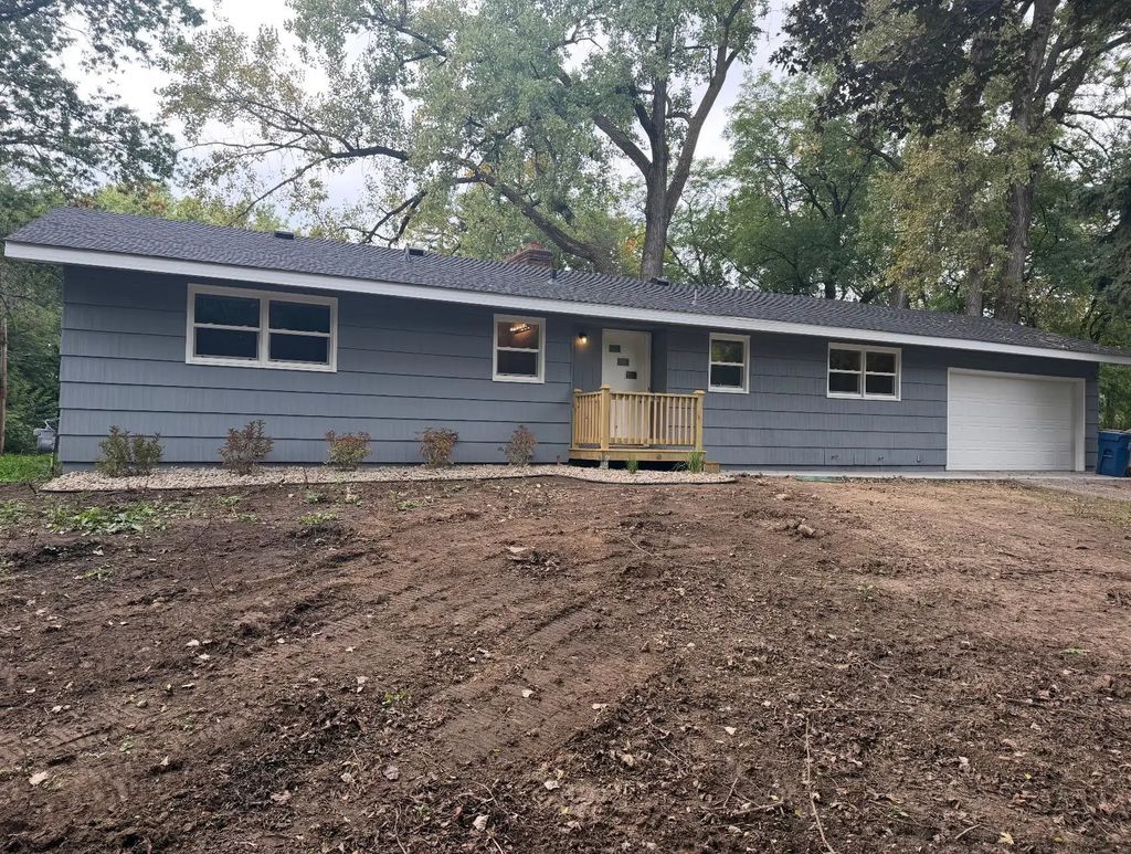 4040 Merriam Road, Minnetonka