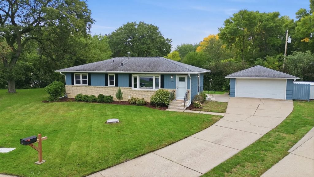 2029 Opal Place, Eagan