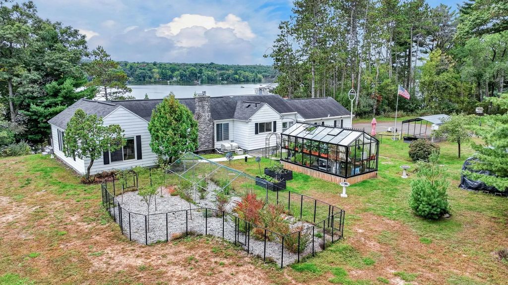 5565 N Shore Drive, Eau Claire
