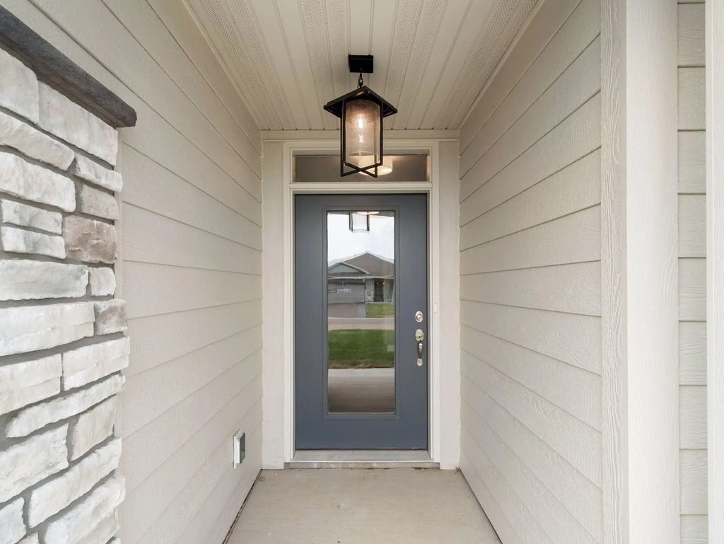 17721 Everest Avenue, Lakeville