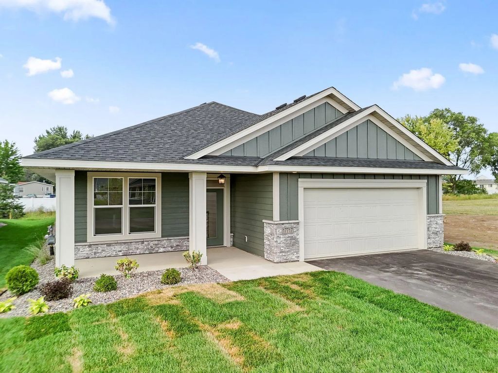 17717 Everest Avenue, Lakeville
