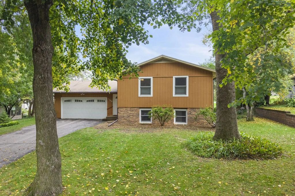1109 Elm Street, Northfield
