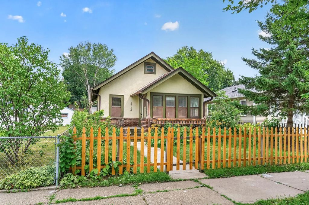 3734 Newton Avenue N, Minneapolis