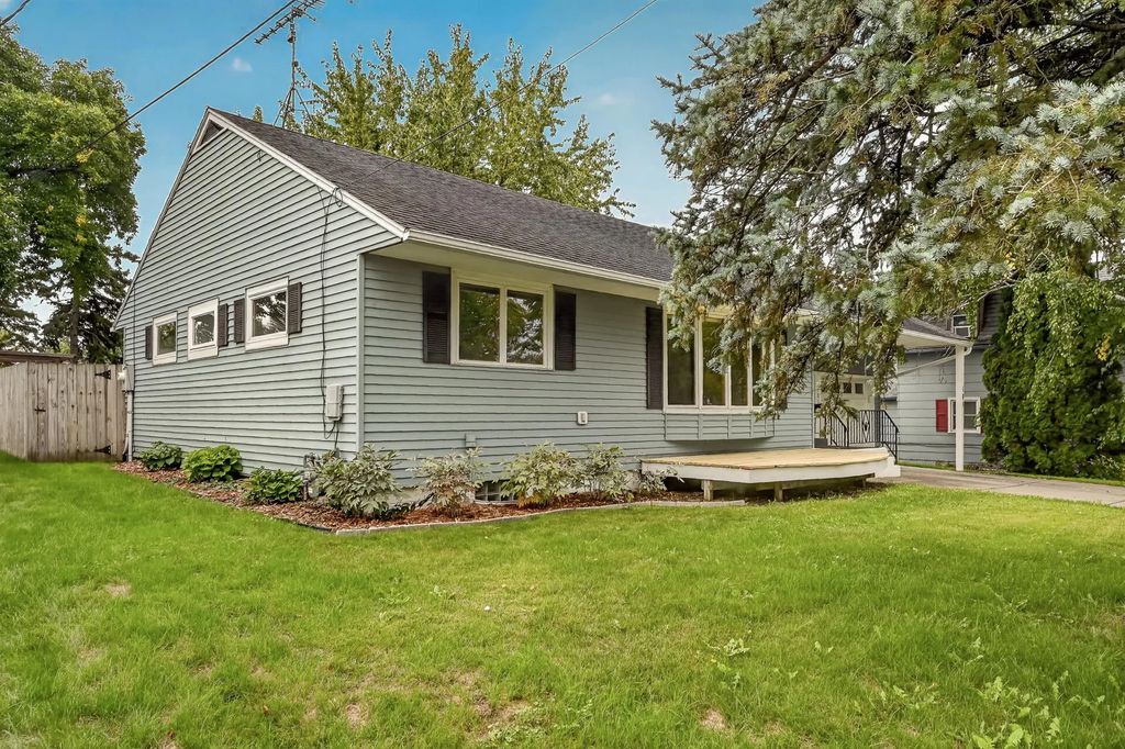 181 E 7th Street, Zumbrota