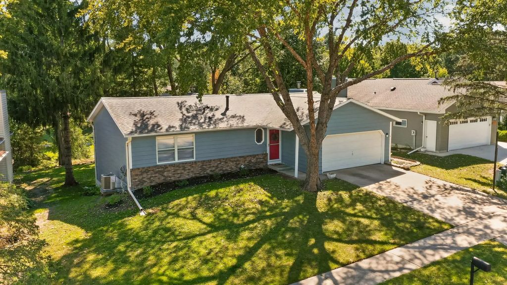 422 Chalet Drive Nw, Rochester