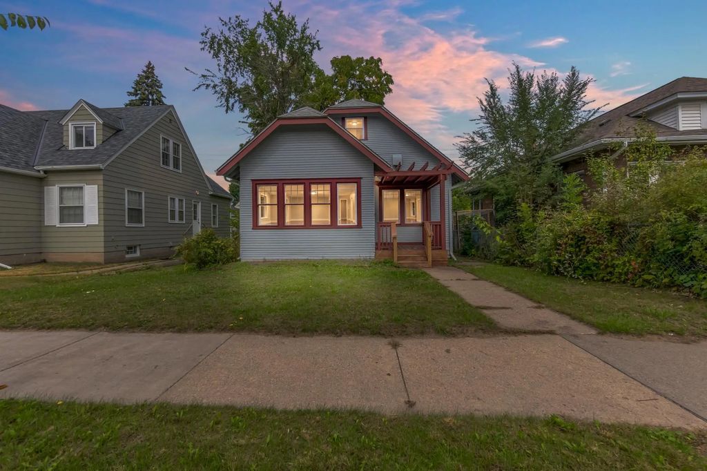 749 Geranium Avenue E, Saint Paul