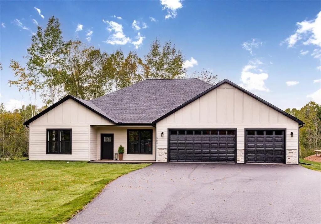 3837 Getchell Road, Hermantown