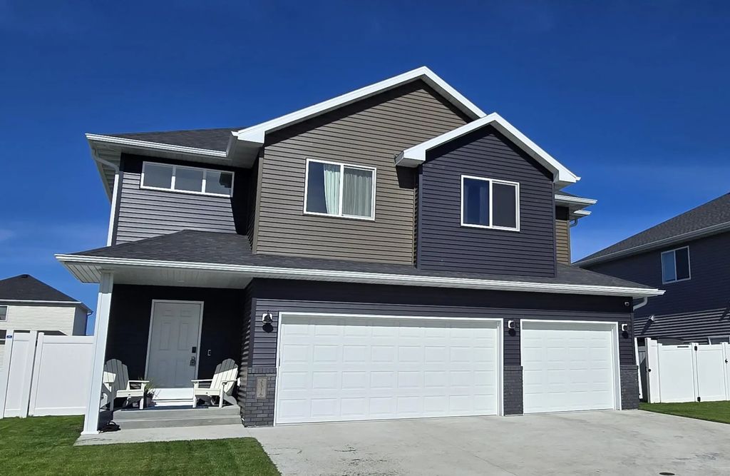 2316 37th Avenue S, Moorhead