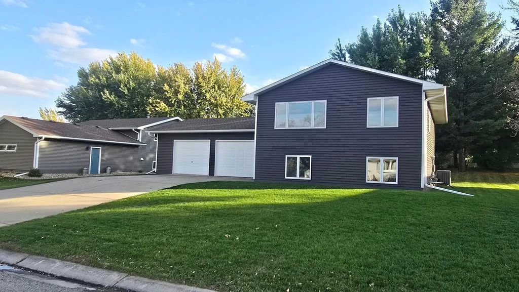 216 2nd Street Ne, Clarks Grove