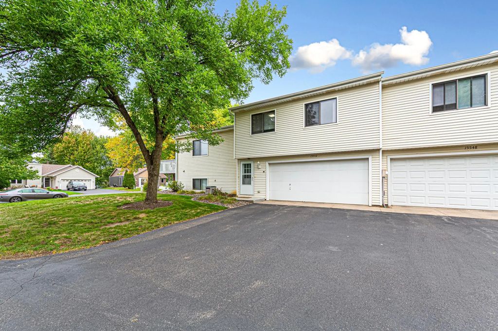 15552 Claret Avenue W, Rosemount