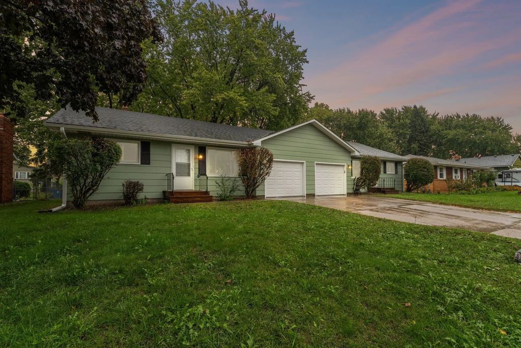 441 Skillman Avenue E, Maplewood