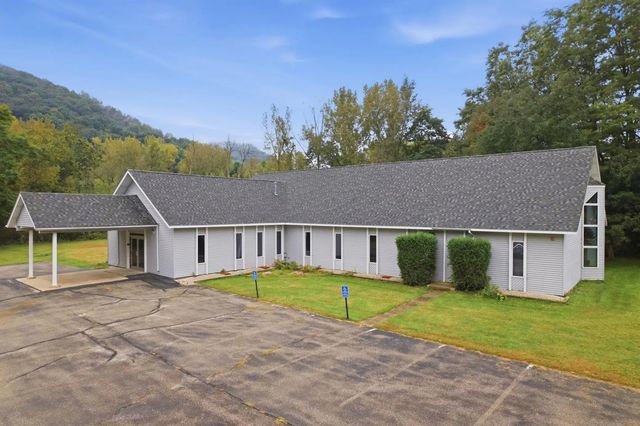 109 Debi Lei Drive, Winona