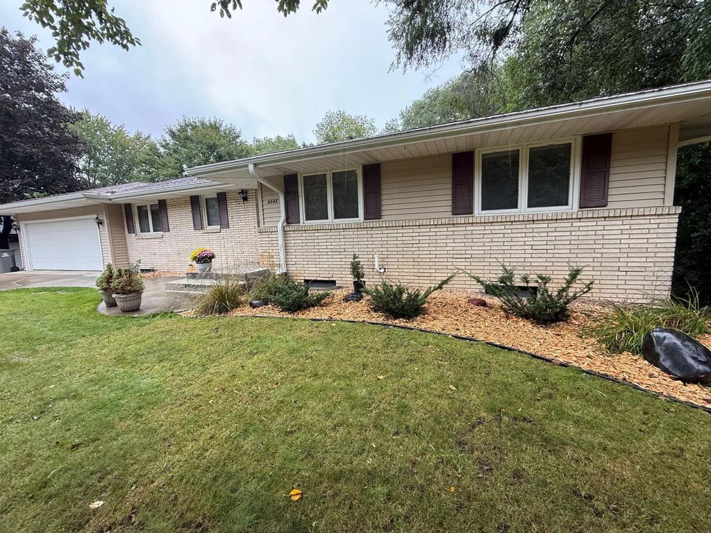 6447 Westchester Circle, Golden Valley