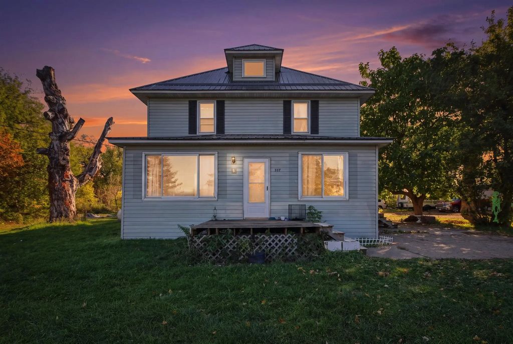 202 3rd Avenue Ne, Milltown
