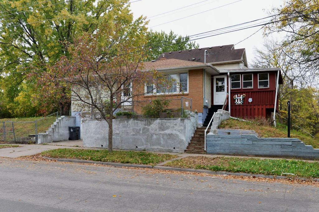 215 Maple Street, Saint Paul