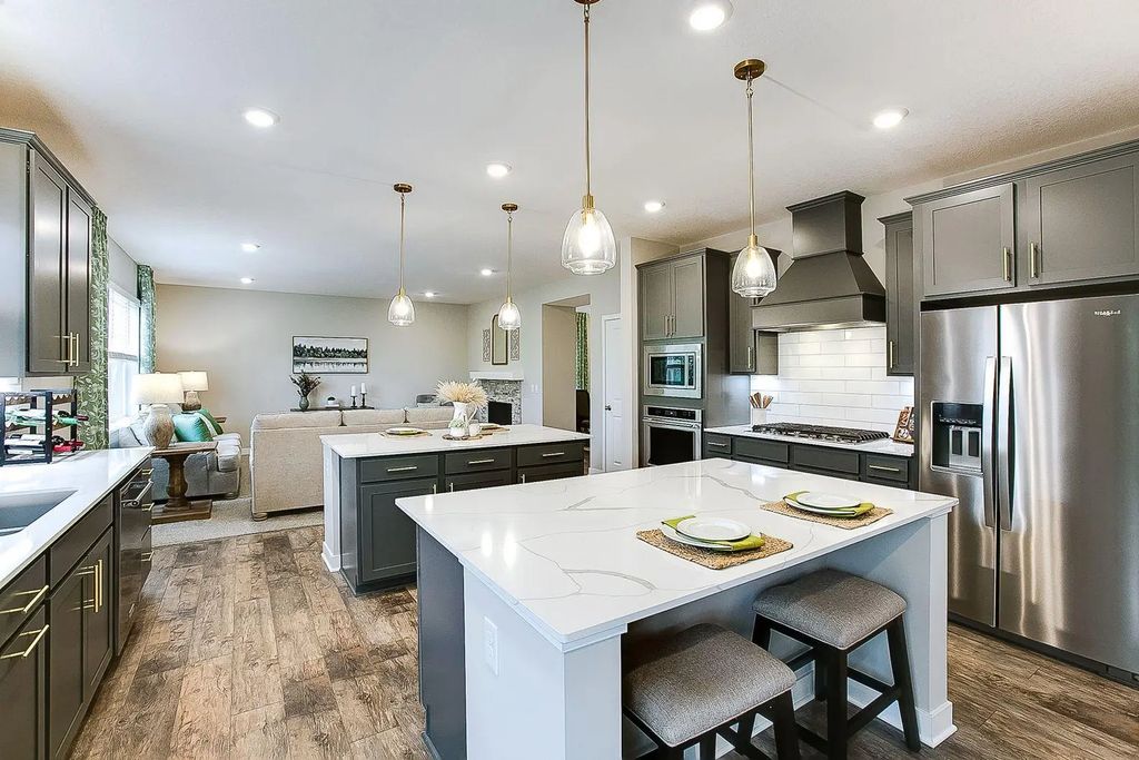 1692 Oak Creek Pass, Chaska