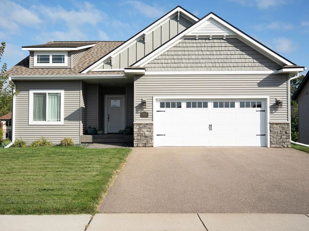 2024 Whistling Straits Drive, Altoona