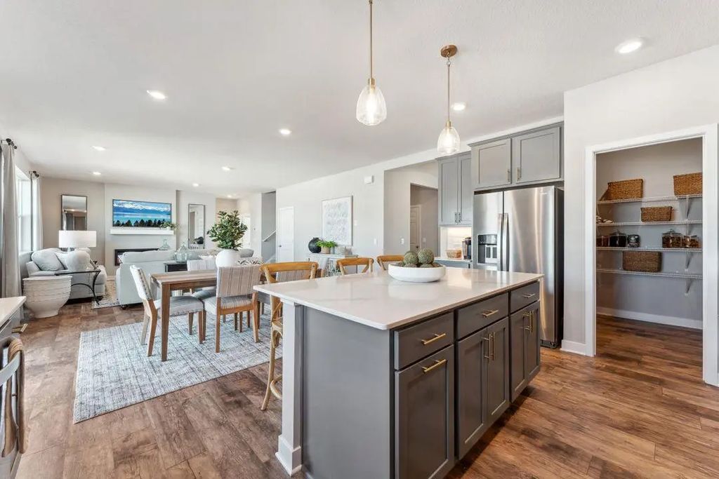 1709 Oak Creek Pass, Chaska