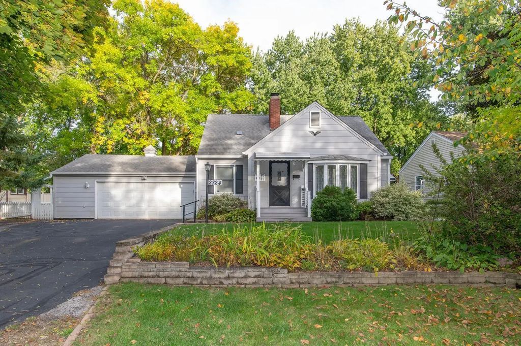 2724 France Avenue N, Robbinsdale