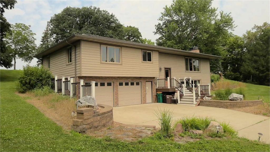21899 Douglas Avenue, Albert Lea
