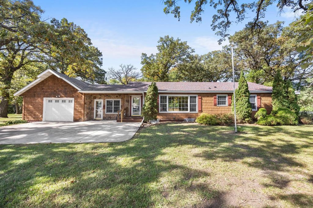 582 Business 23 W, Paynesville