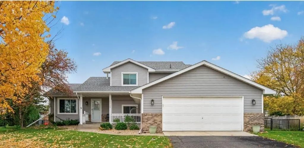 8919 Victoria Gardens, Brooklyn Park