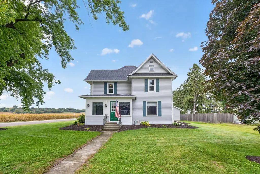 45 4th Avenue Sw, Elgin