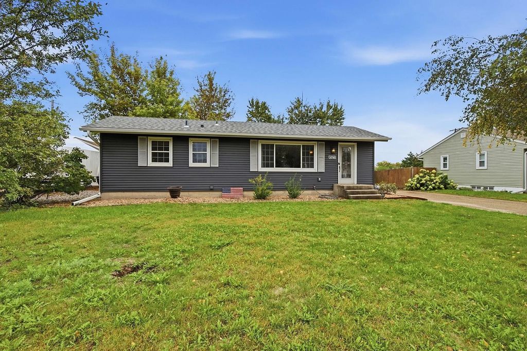 14760 Cambrian Avenue W, Rosemount