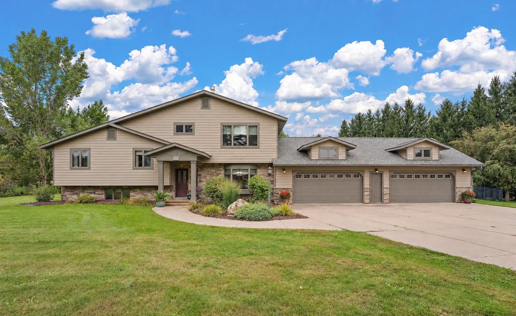 493 Prairie Lane, Hudson