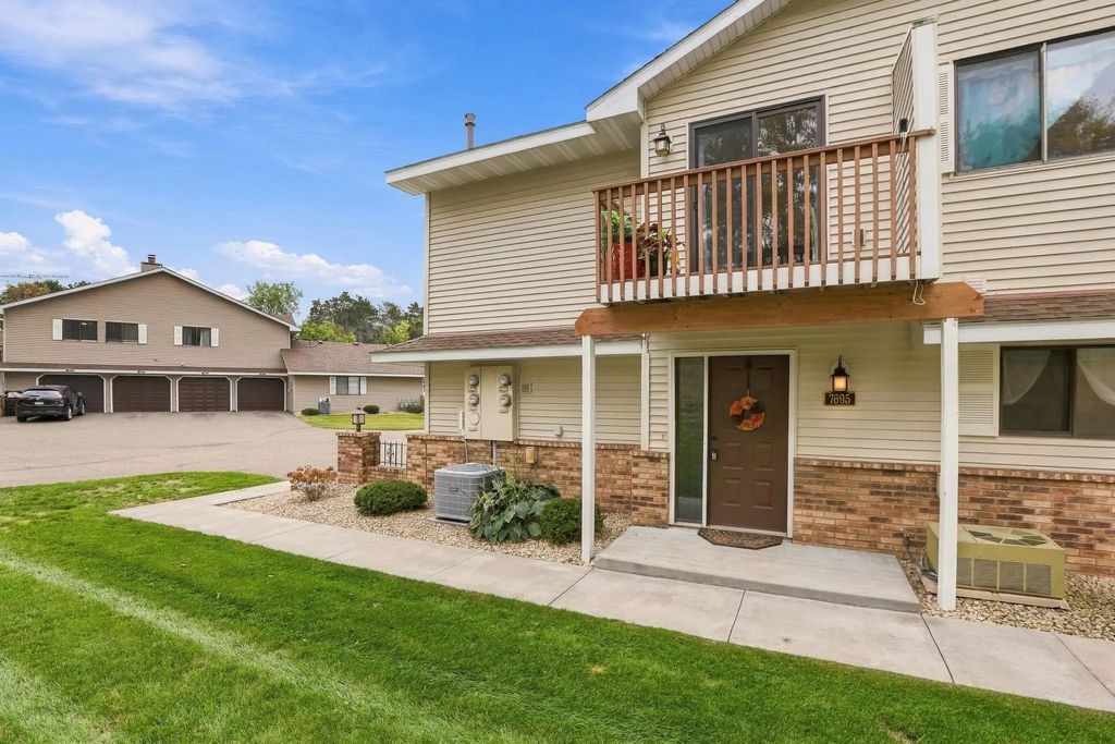 7695 Wedgewood Court N, Maple Grove