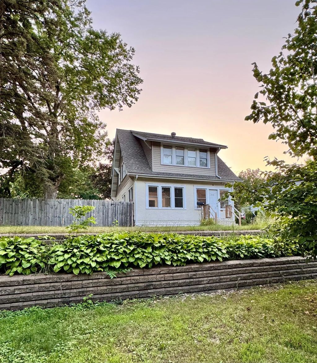 929 Barclay Street, Saint Paul