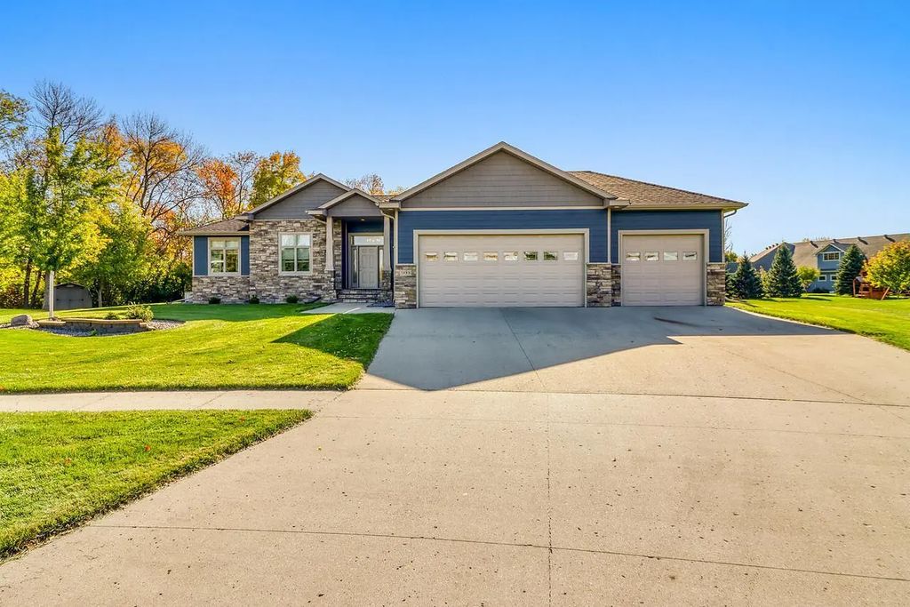 5888 26th Street S, Fargo