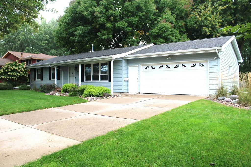 1323 Conrad Drive, Winona