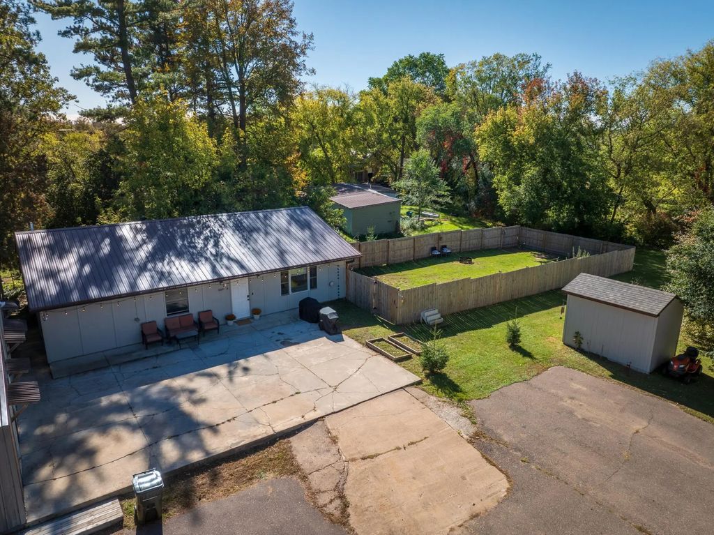 22675 Quamba Street 1a, Brook Park