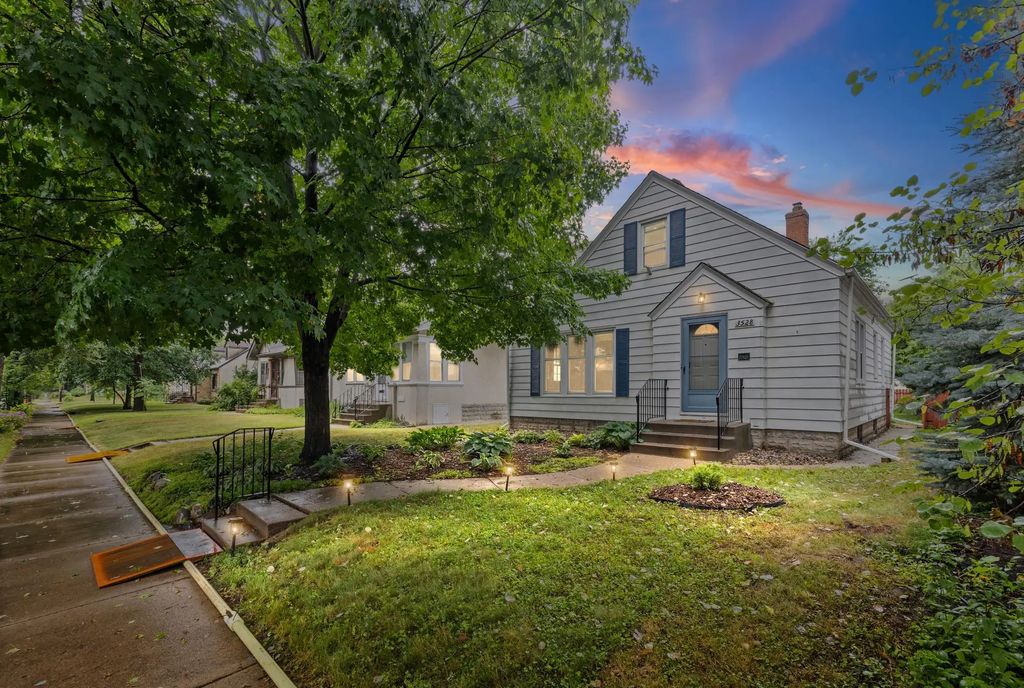 3528 40th Avenue S, Minneapolis
