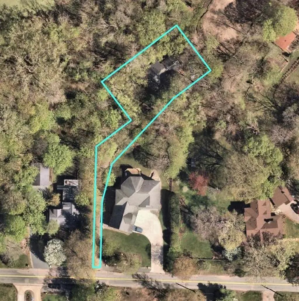 20450 Linwood Road, Deephaven